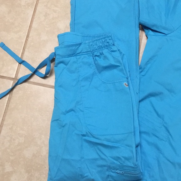 Scrub Set Small💙 - Picture 3 of 5